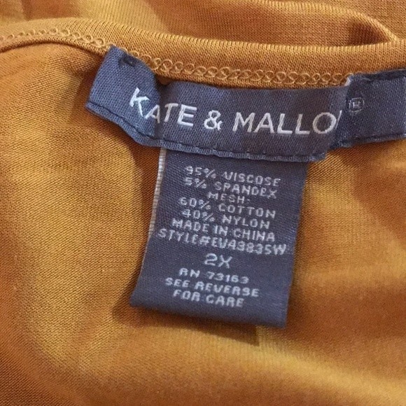 Kate & Mallory Lace Detailed Hi-Lo Top - NWOT - Picture 6 of 6